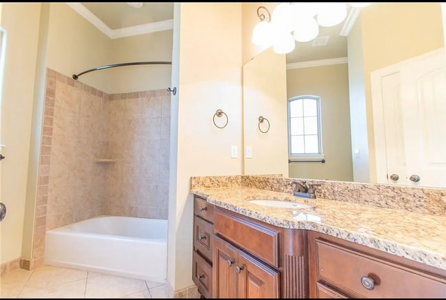 Building Photo - 306 Camelback Dr