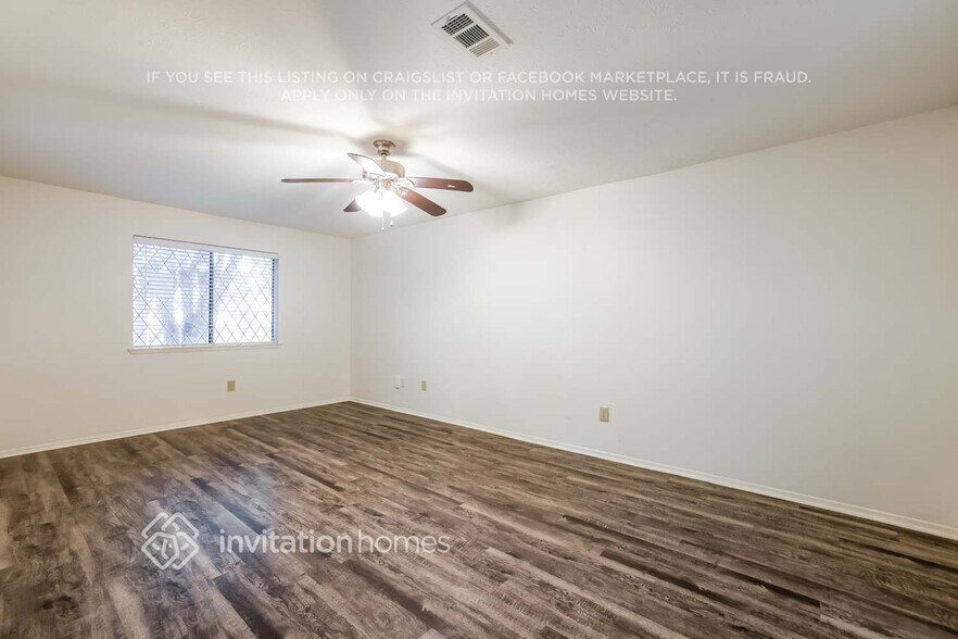 Building Photo - 3018 Falling Brook Dr