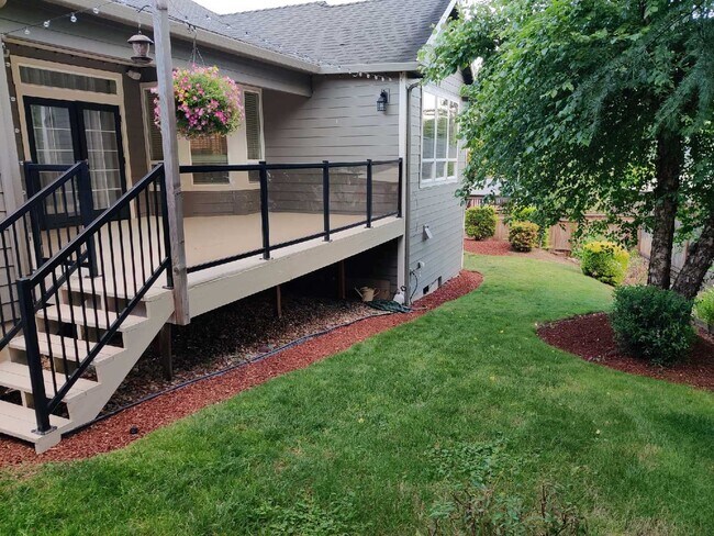 Building Photo - 1292 E Lucas St