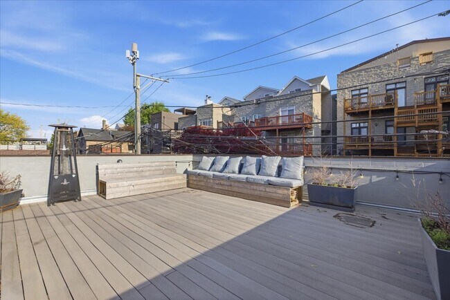 Building Photo - 850 W Lill Ave