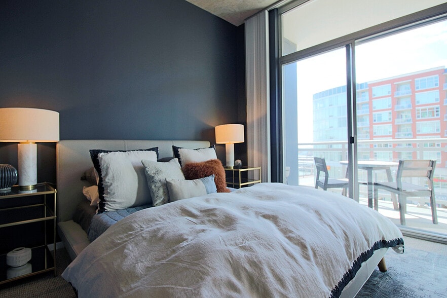 Building Photo - 148 W Roosevelt Rd