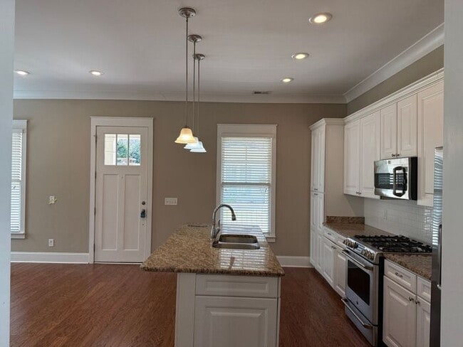 Building Photo - Lexington -Saluda River Club-Offering Self Guided Tour with RENTLY!