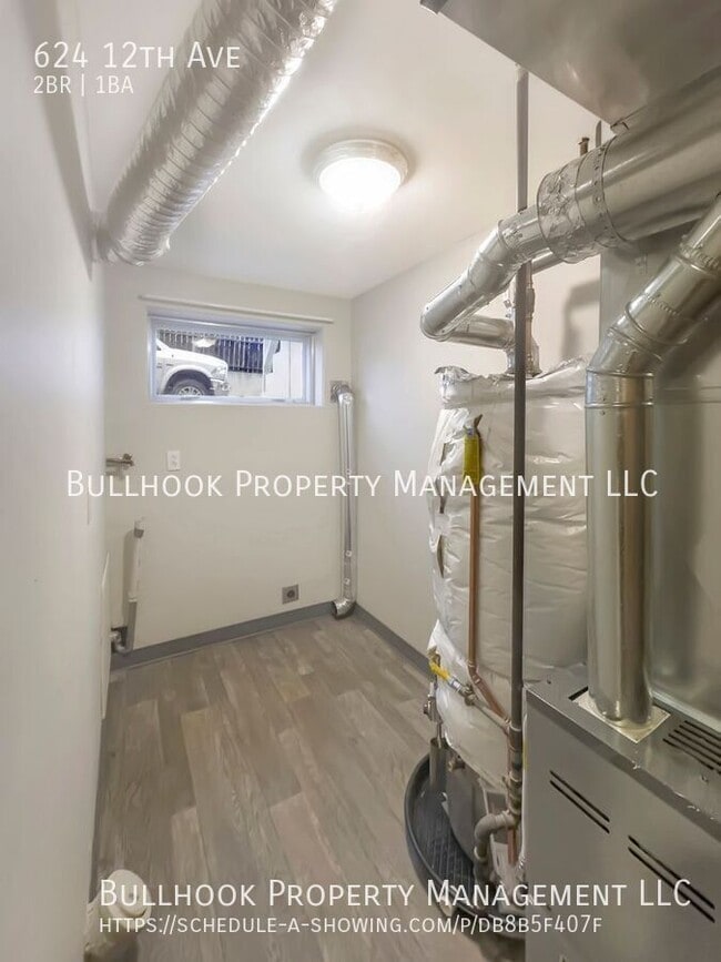Building Photo - 624 12th Ave