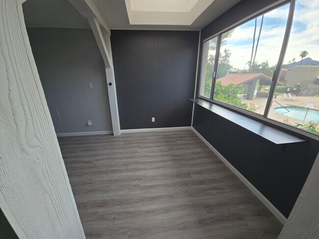 Building Photo - 4201 E Camelback Rd