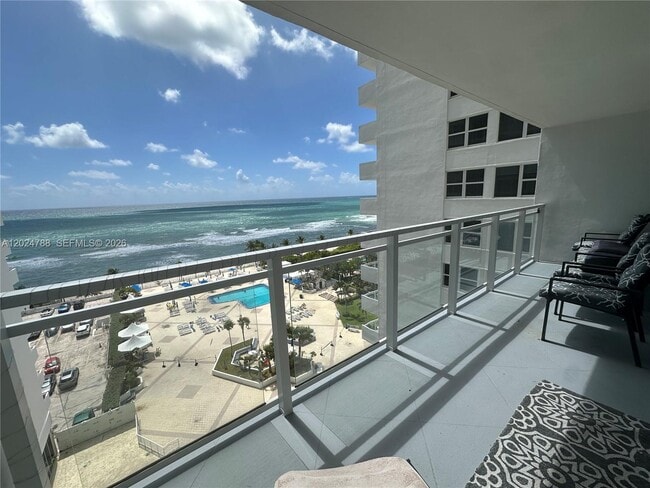 Building Photo - 2030 S Ocean Dr