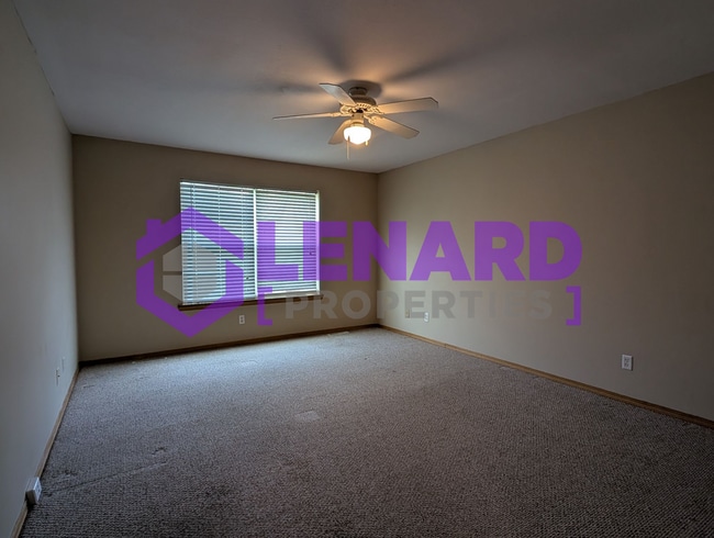 Building Photo - 714 Pinhook Dr
