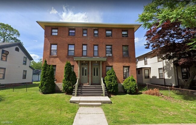 Building Photo - 30 Alden St