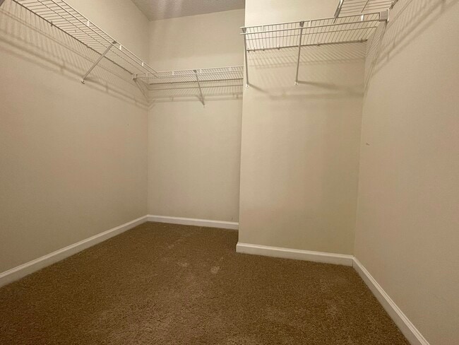 Building Photo - 2428 Havershire Dr