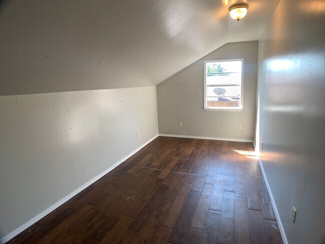 Building Photo - 5 Bedroom Choctaw!