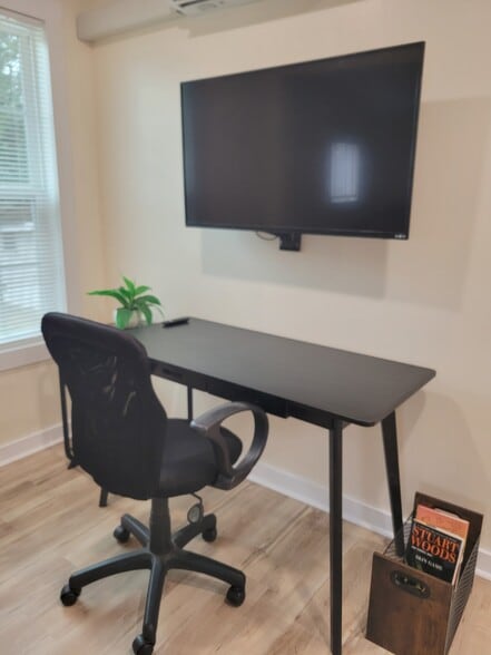 Building Photo - 381 Floatella Rd