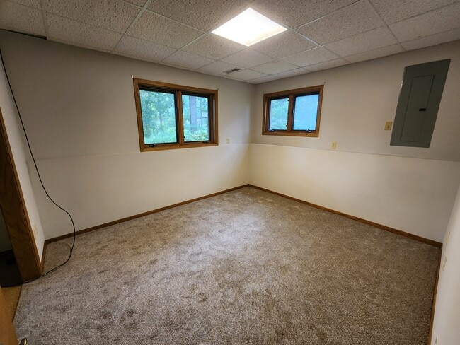 Building Photo - 3536 Rum River Dr