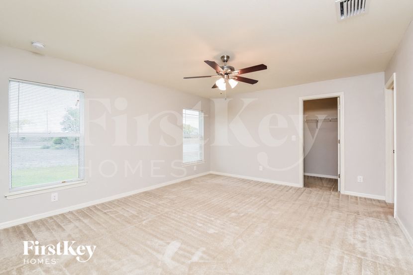 Building Photo - 2914 NW 26th Terrace