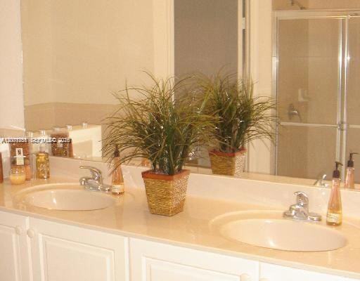 Building Photo - 8041 NW 114th Pl