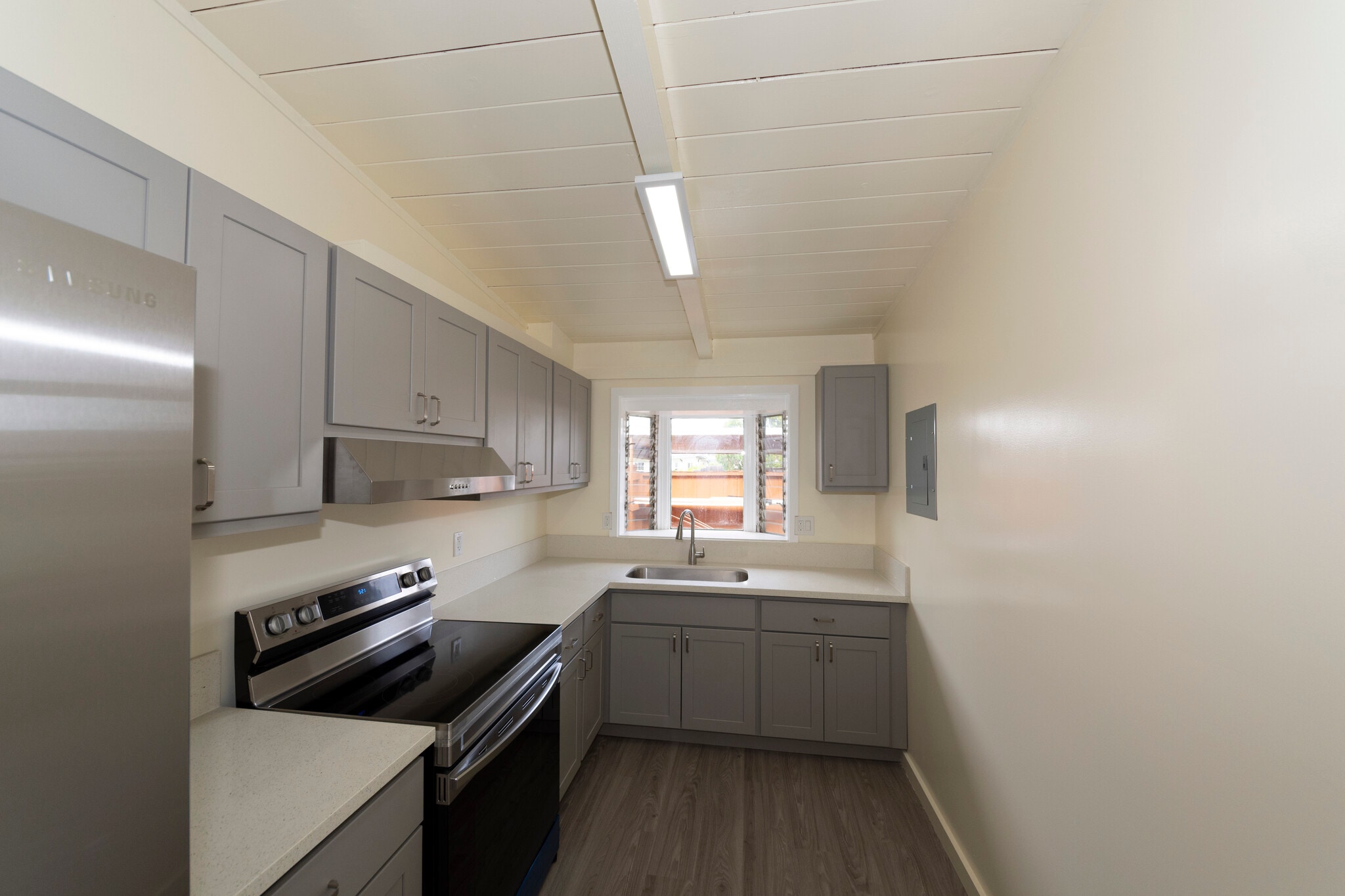 Building Photo - 723 Hoomalimali St
