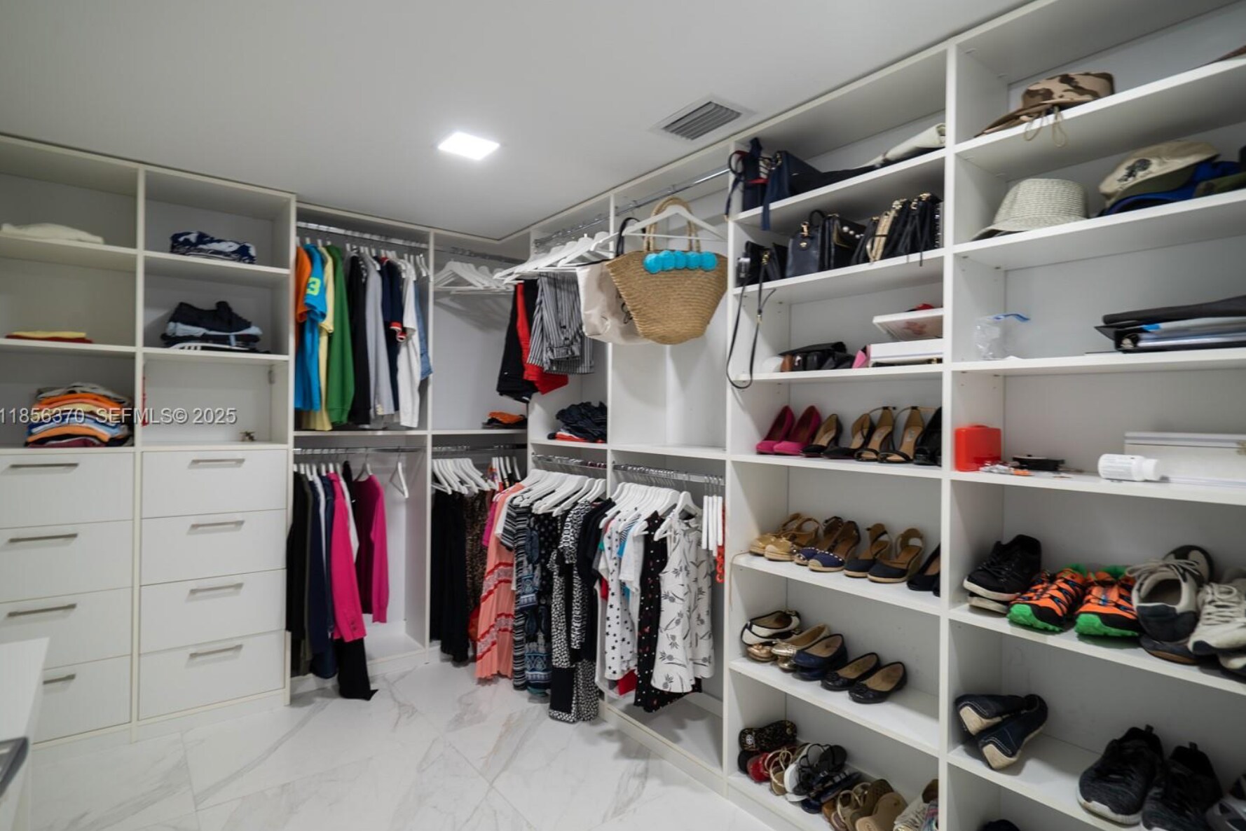Building Photo - 400 Sunny Isles Blvd