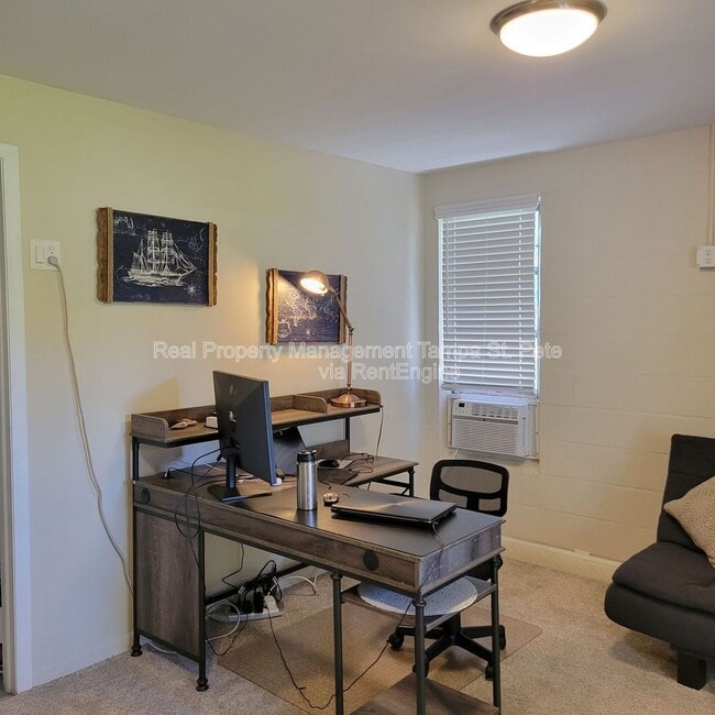 Building Photo - 12310 Capri Cir N