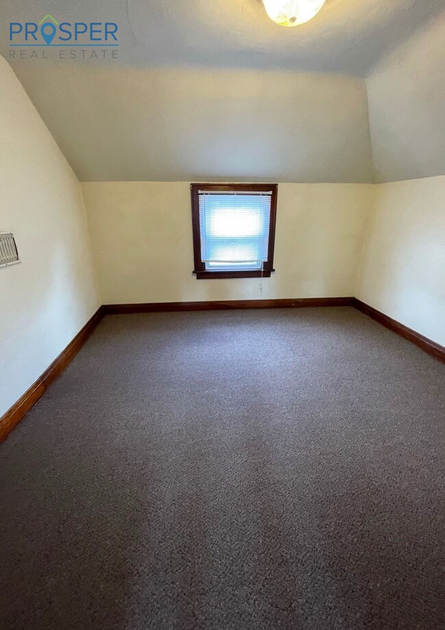 Building Photo - WA810X