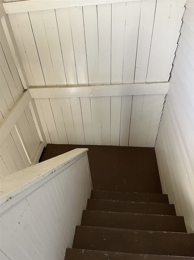 Building Photo - 124 Squires Ave