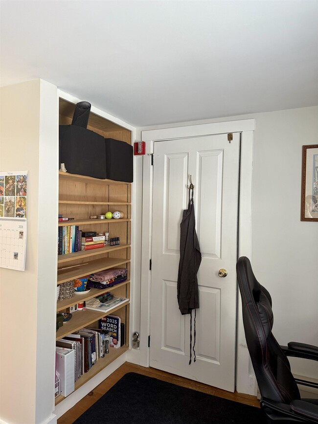 Building Photo - 43 Pleasant St