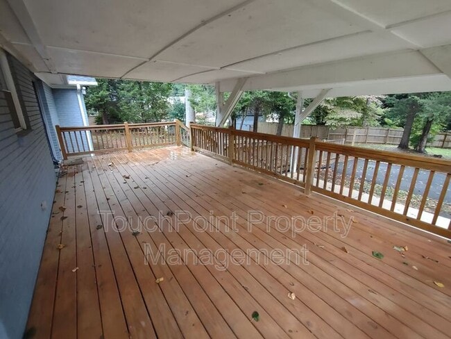 Building Photo - 6414 Elmwood Cir