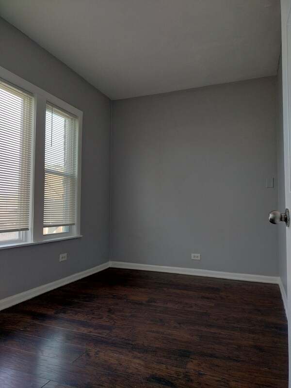 Building Photo - 2525 E 72nd Pl