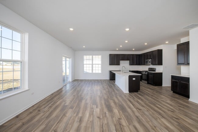 Building Photo - 6052 E 116th Pl