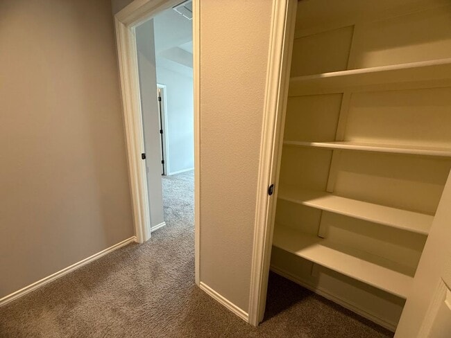 Building Photo - Quick access Ft. Sam, Randolph, and the airport