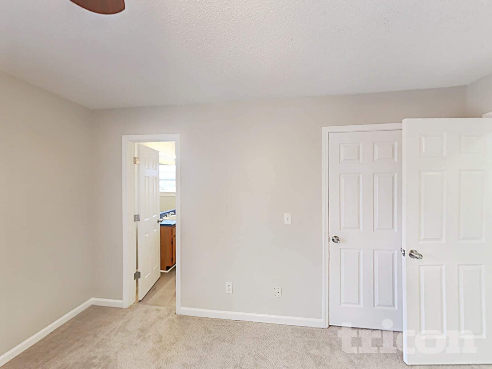 Building Photo - 404 Remington Ct