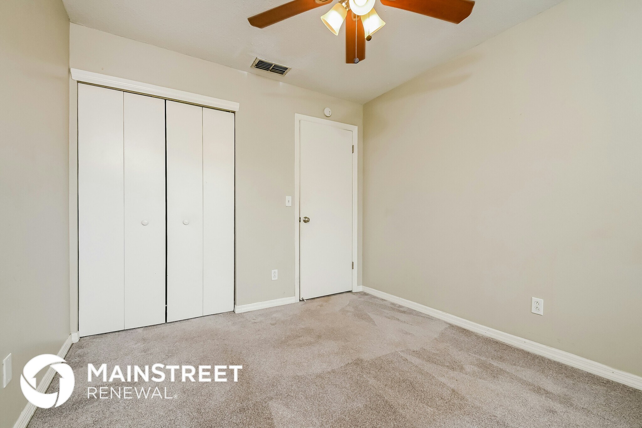 Building Photo - 604 Breezeway Ct
