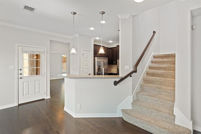 Building Photo - 506 Hummingbird Ln