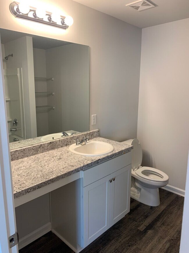Building Photo - *Pre-leasing* Three Bedroom | Two Bath Hom...