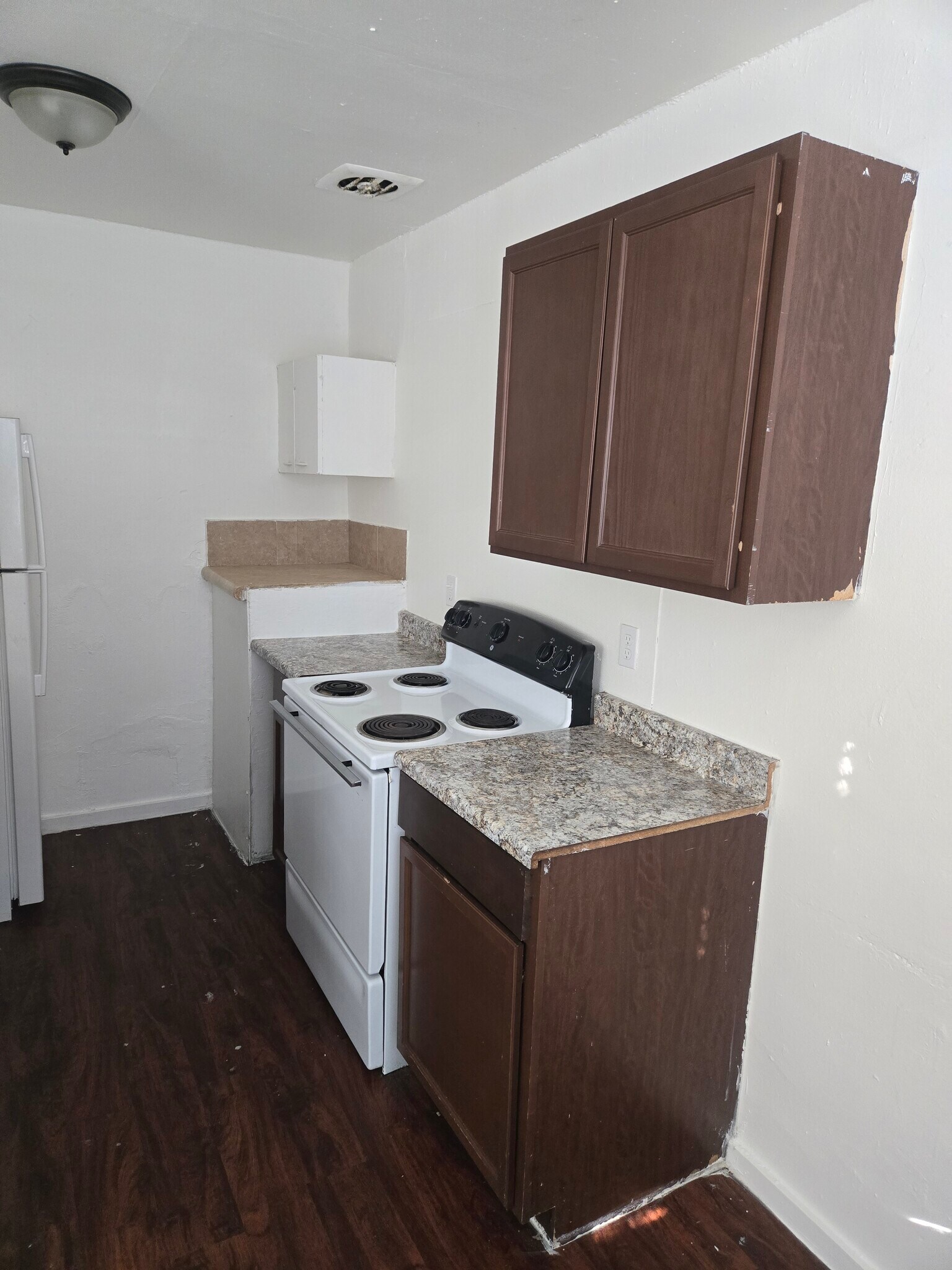 Building Photo - 708 Jackson Ave