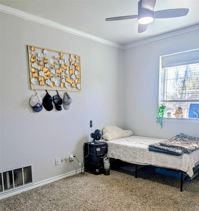 Building Photo - Exceptional Home in Arlington – Great Layout & Prime Location