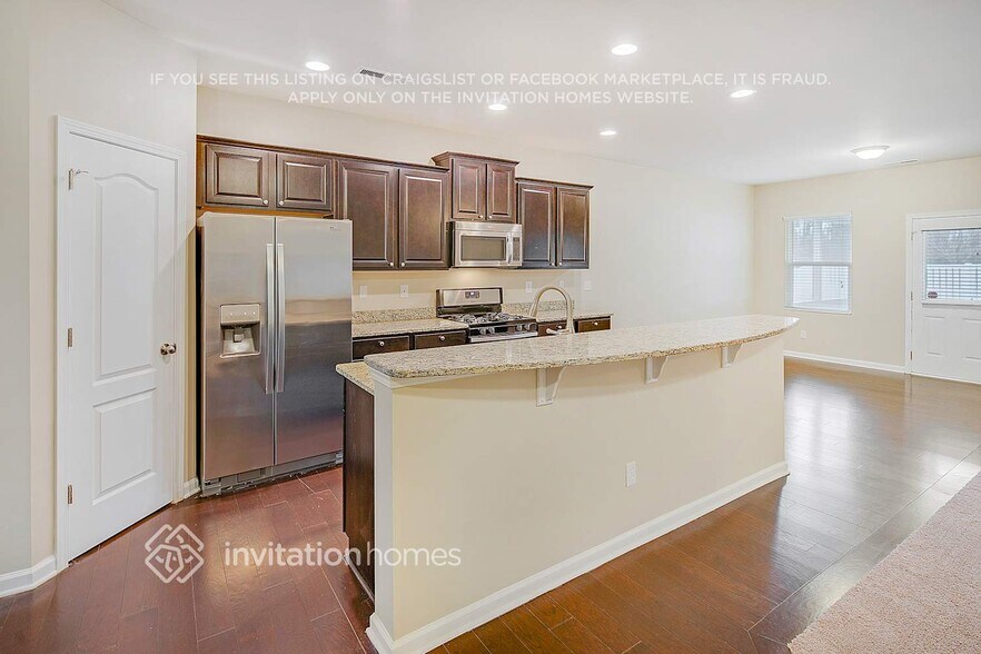Building Photo - 1006 Perennial Ln