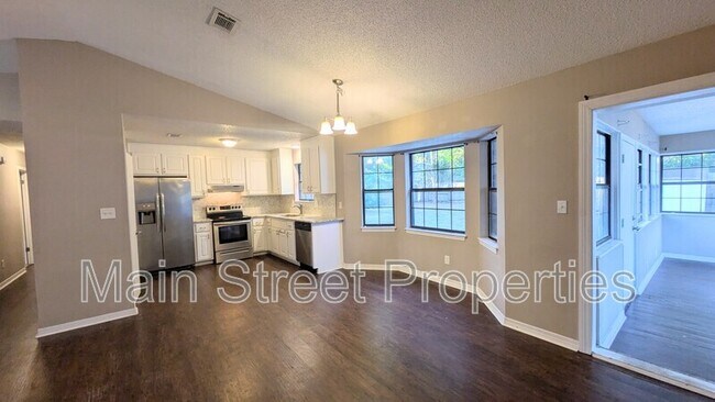 Building Photo - 7524 Sandy Creek Dr