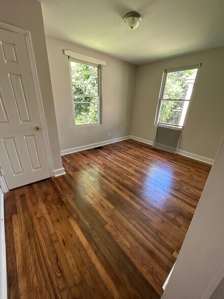 Building Photo - 305 Orange St