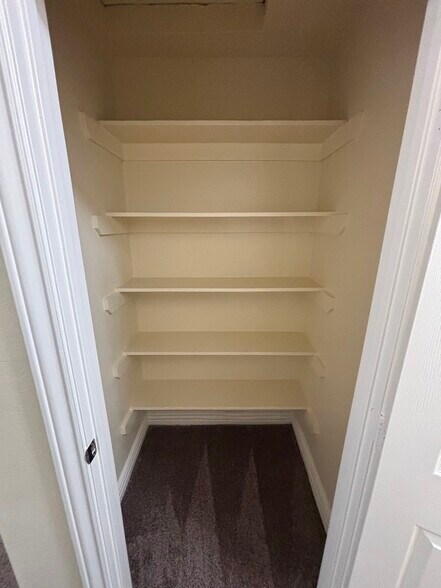 Building Photo - 1602 E 92nd St