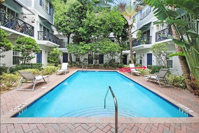 Building Photo - 450 NE 2nd Ave