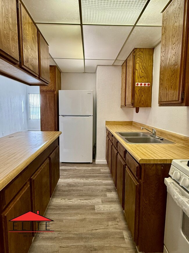 Building Photo - AVAILABLE NOW!! 1/2 OFF FIRST MONTH"S RENT!