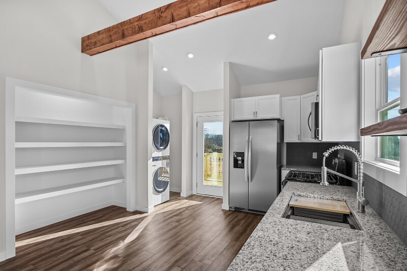 Building Photo - 200-202 3rd St