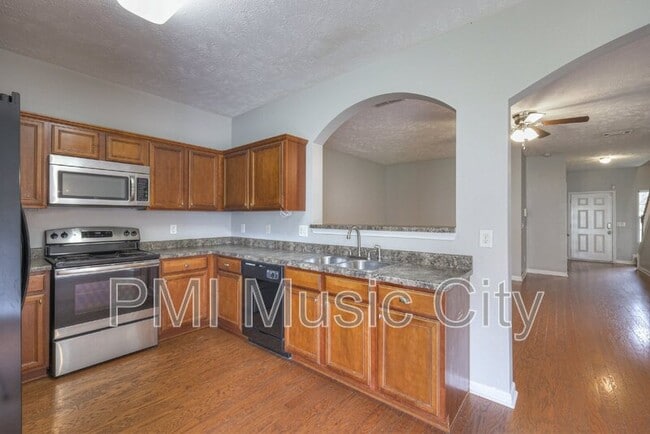 Building Photo - 1068 Ashmore Dr