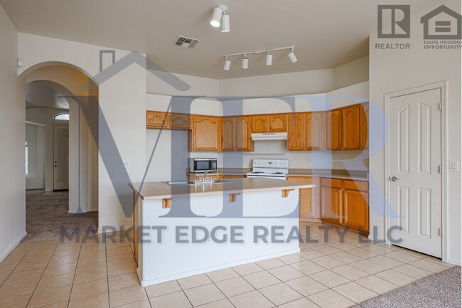 Building Photo - 4 Bed/2 Bath Home at SR-101/35th Ave! JOIN...