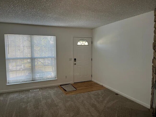 Building Photo - 1811 S Quebec Way
