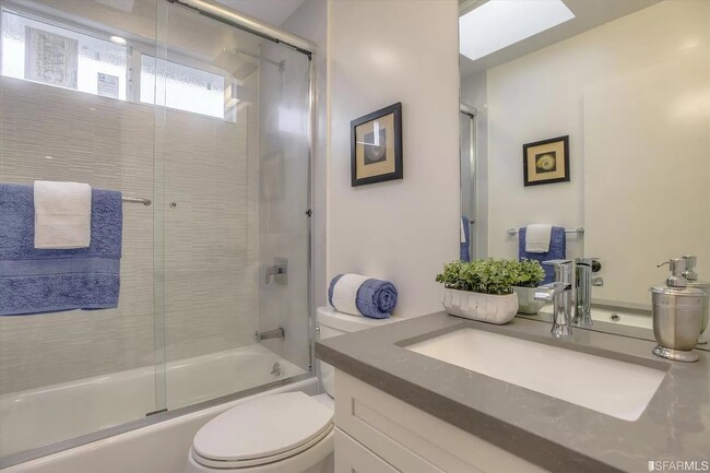 Building Photo - 504 Arguello Blvd