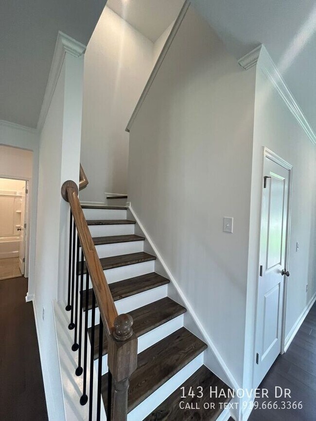 Building Photo - 143 Hanover Dr