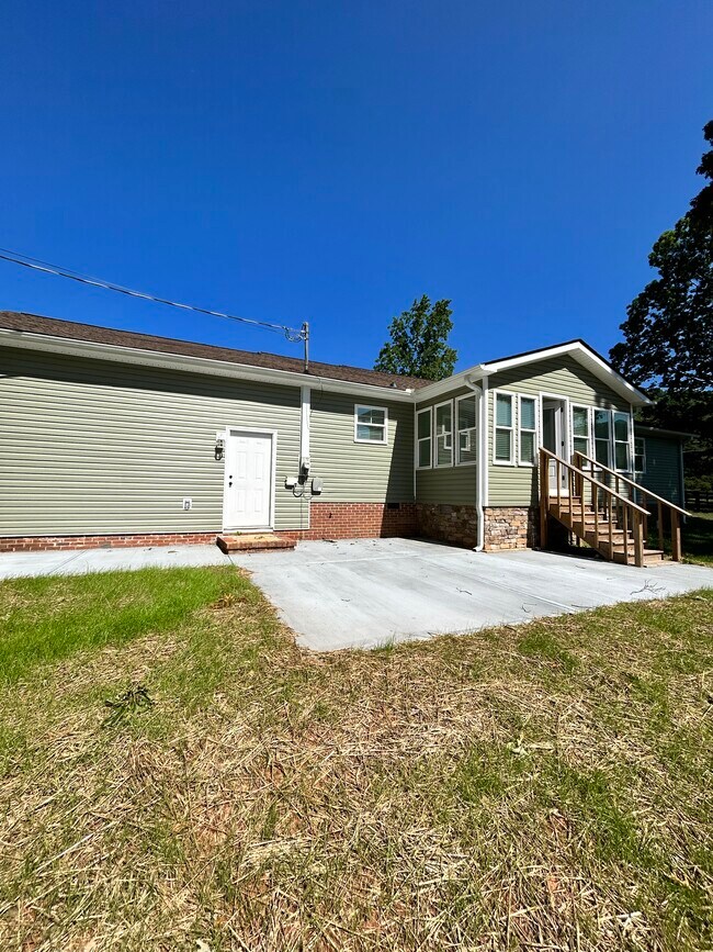 Building Photo - 6990 Shoal Creek Rd