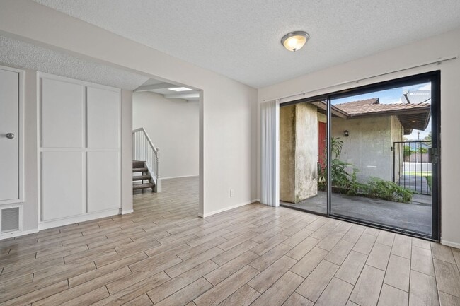 Building Photo - Fantastic 3-Bedroom Home in Prime Brea Loc...