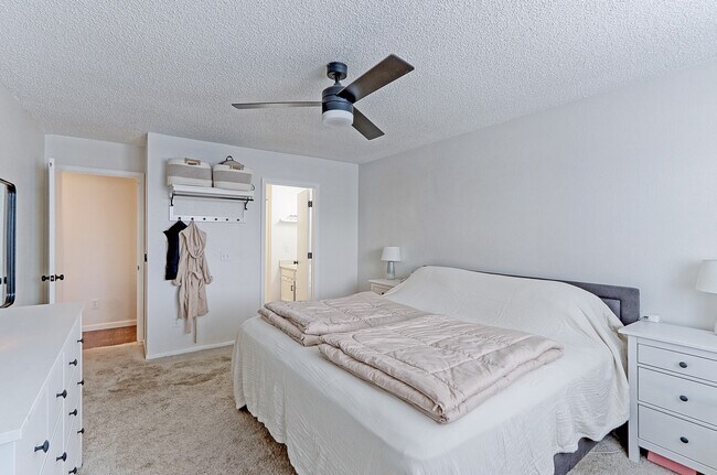 Building Photo - 5125 W 73rd Ave