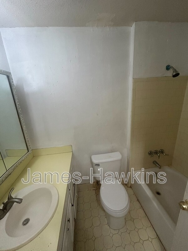 Building Photo - 5328 Ira Ln