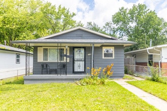 Building Photo - 1704 Nelson Ave